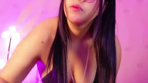 innocenthazel online show from April 2026 12:03:01 PM