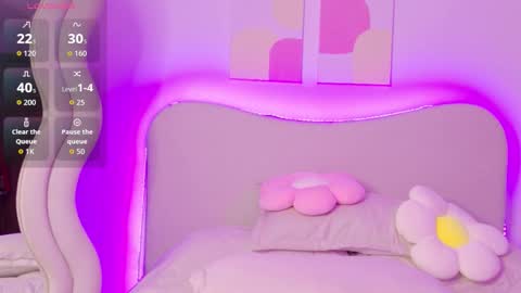 Snapshot of innocentlady_ chatting on November 2025 09:02:01 PM SELENA online show from November 2025 09:02:01 PM