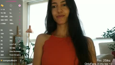 Laroa online show from May 2026 05:51:02 PM