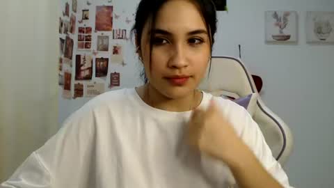 Snapshot of inocentheaven chatting on June 2026 11:02:01 PM Celeste online show from June 2026 11:02:01 PM