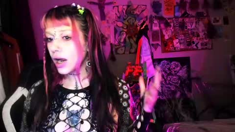 Snapshot of insunnity666 chatting on April 2026 08:40:02 PM Insunnity666 online show from April 2026 08:40:02 PM
