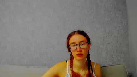Snapshot of internetsexplorer chatting on April 2026 09:32:01 PM Bernadette Join online show from April 2026 09:32:01 PM