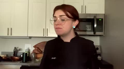 Snapshot of intothewoodswego chatting on April 2026 06:49:01 PM IntoTheWoodsWeGo online show from April 2026 06:49:01 PM