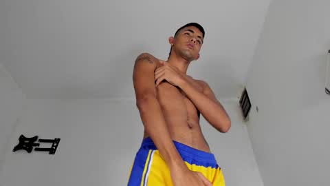 Snapshot of invictu_mastercum420 chatting on October 2025 08:29:02 PM El Way online show from October 2025 08:29:02 PM