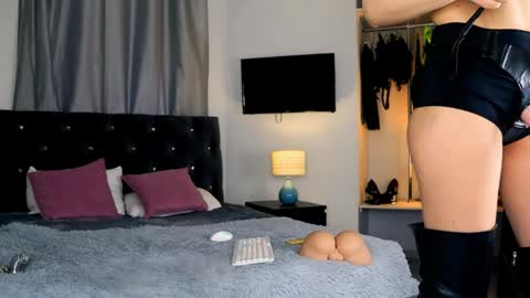 inviting_tina online show from May 2026 03:34:01 AM