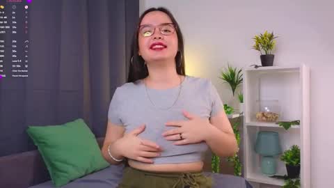 Mia online show from September 2025 01:31:02 AM