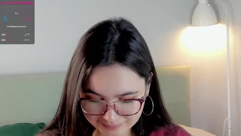 Mia online show from October 2025 01:22:01 AM