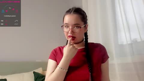 Mia online show from October 2025 01:39:01 AM