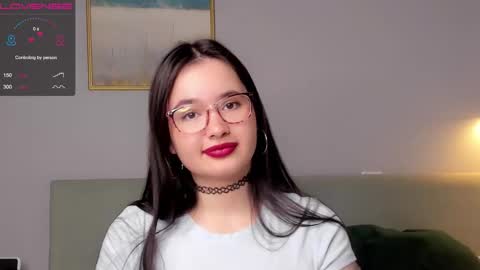 Mia online show from November 2025 01:27:01 AM