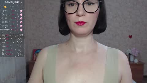 Snapshot of irenlarasani chatting on September 2025 06:04:02 AM IrenLarasani online show from September 2025 06:04:02 AM