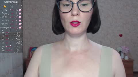 Snapshot of irenlarasani chatting on September 2025 12:28:01 PM IrenLarasani online show from September 2025 12:28:01 PM
