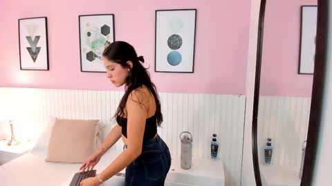 IRINA online show from October 2025 11:31:01 AM