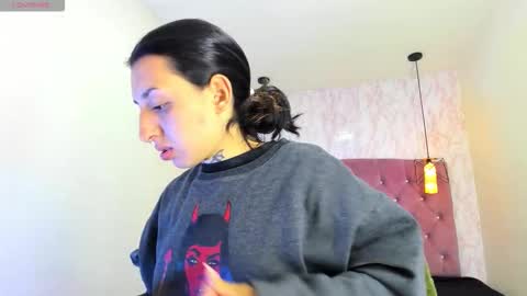 iris_77 online show from November 2025 01:10:02 PM