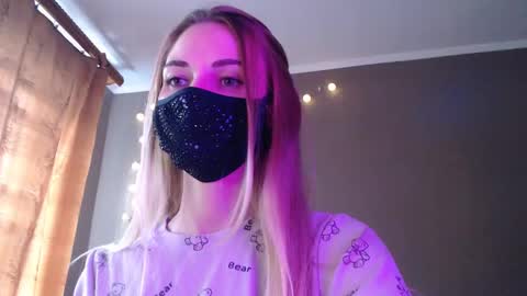 Snapshot of iris_lave chatting on September 2025 03:12:02 PM Lily online show from September 2025 03:12:02 PM