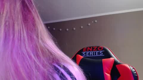 Snapshot of iris_lave chatting on October 2025 03:45:01 PM Lily online show from October 2025 03:45:01 PM