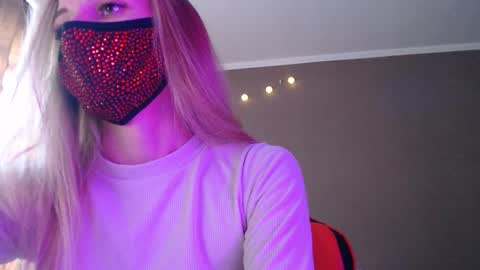 Snapshot of iris_lave chatting on October 2025 11:54:02 AM Lily online show from October 2025 11:54:02 AM