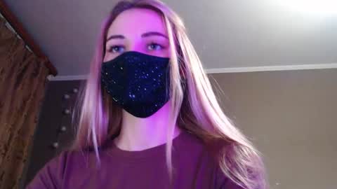 Snapshot of iris_lave chatting on October 2025 03:23:02 PM Lily online show from October 2025 03:23:02 PM