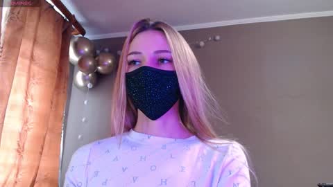 Snapshot of iris_lave chatting on November 2025 01:21:02 PM Lily online show from November 2025 01:21:02 PM