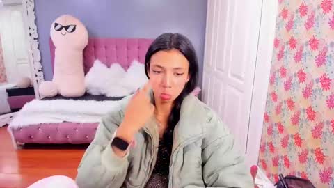 Snapshot of iris_stone_ chatting on December 2024 11:02:01 PM Iris online show from December 2024 11:02:01 PM