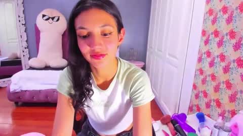 Snapshot of iris_stone_ chatting on January 2025 08:21:01 PM Iris online show from January 2025 08:21:01 PM