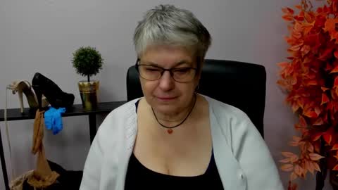 Snapshot of iris_xdesire chatting on December 2024 07:12:01 AM I R I S online show from December 2024 07:12:01 AM