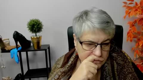 Snapshot of iris_xdesire chatting on December 2024 10:15:02 AM I R I S online show from December 2024 10:15:02 AM