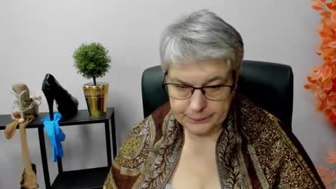 Snapshot of iris_xdesire chatting on January 2025 10:37:01 AM I R I S online show from January 2025 10:37:01 AM
