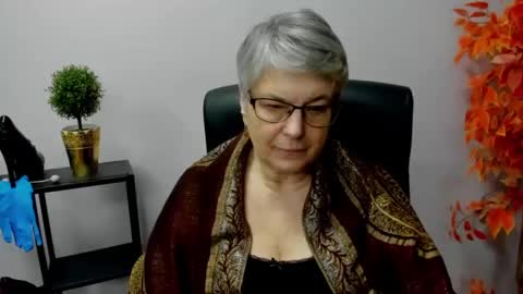 Snapshot of iris_xdesire chatting on January 2025 11:04:02 AM I R I S online show from January 2025 11:04:02 AM