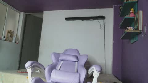 Snapshot of irisbell_ chatting on February 2025 01:17:02 PM Camilla online show from February 2025 01:17:02 PM