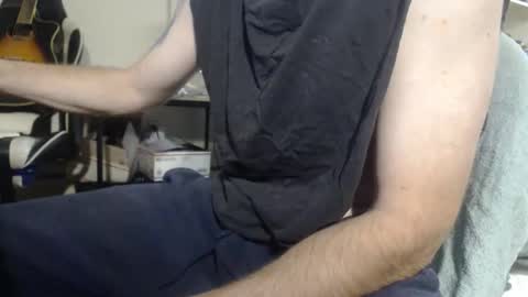 Irishdude2483 online show from November 2025 03:56:02 PM