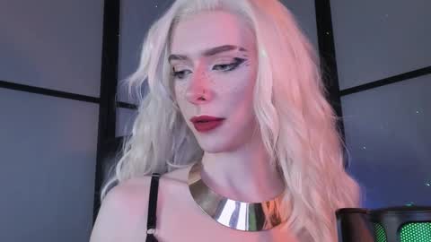 Miss Iris Fansly Miss Iris new inst.  online show from January 2025 10:40:01 PM