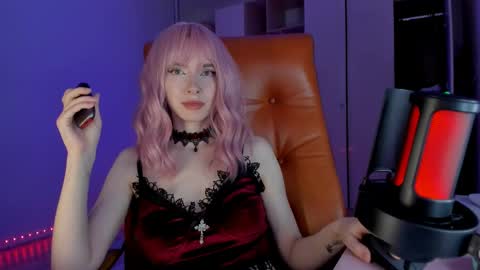 Miss Iris Fansly Miss Iris new inst.  online show from May 2026 03:51:02 PM