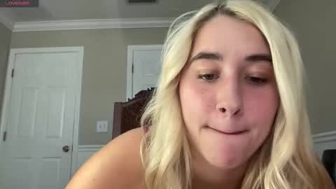 Irispink1 online show from November 2025 08:30:02 PM