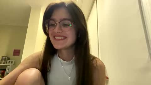 irisss31 online show from June 2026 07:35:02 PM