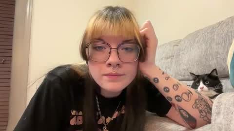 irissweets online show from March 2026 02:38:02 AM