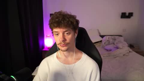 Sam online show from October 2025 04:27:02 PM