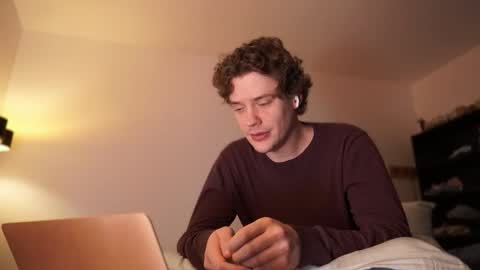 Sam online show from November 2025 09:21:02 PM