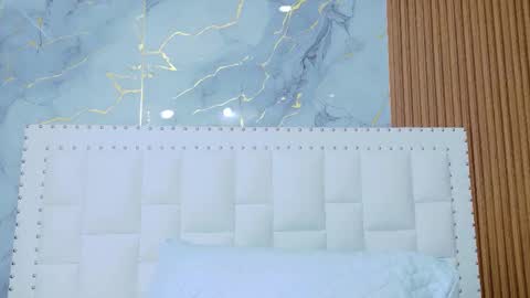 Sandy  online show from October 2025 12:06:01 PM