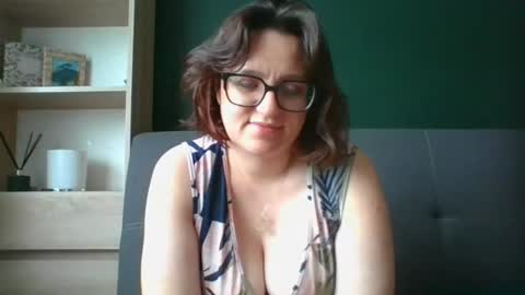 Snapshot of irresistibleparis chatting on July 2026 06:47:02 AM Paris online show from July 2026 06:47:02 AM