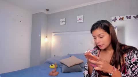 Snapshot of is_a_bell chatting on October 2025 02:04:01 PM is_a_bell online show from October 2025 02:04:01 PM