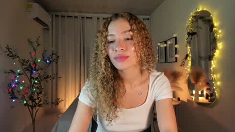 Snapshot of isa_____ chatting on January 2025 04:50:01 AM isa_____ online show from January 2025 04:50:01 AM