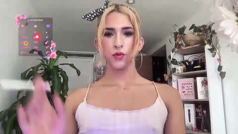 Isabella online show from January 2026 04:12:02 PM