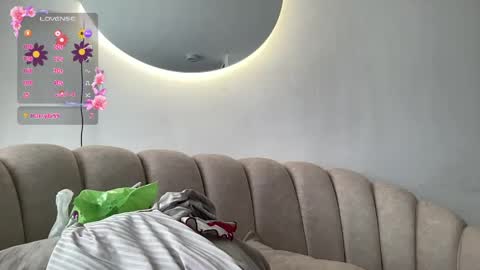Snapshot of isa__fox_1 chatting on May 2026 04:12:01 PM Isabella online show from May 2026 04:12:01 PM