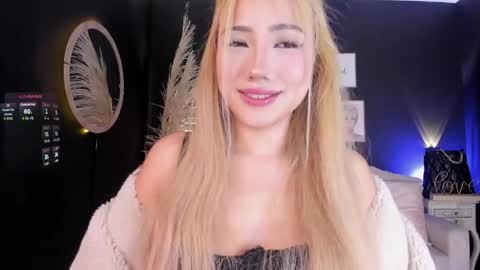 Isa Cortes  online show from April 2026 02:15:02 PM