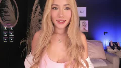Isa Cortes  online show from May 2026 04:33:01 PM