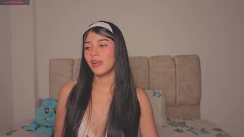 Snapshot of isa_dolly chatting on May 2026 09:11:02 PM Isa Dolly online show from May 2026 09:11:02 PM