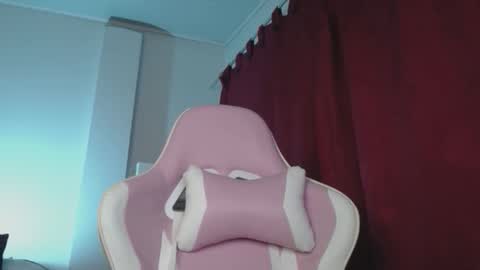 Isabella  online show from September 2025 09:58:01 AM