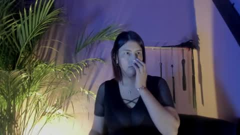 Isabella online show from April 2026 12:03:01 PM