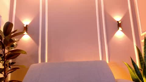 Isabella online show from April 2026 12:14:02 PM