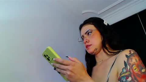       online show from February 2025 02:33:01 AM